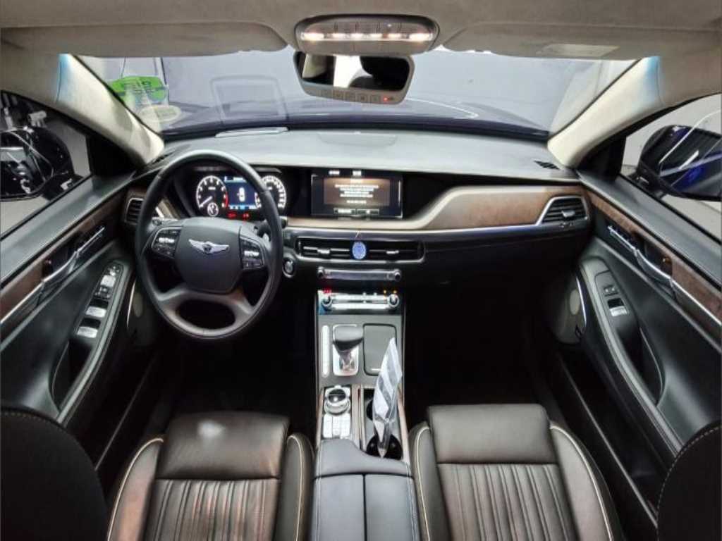 Genesis G90 - Vista 8