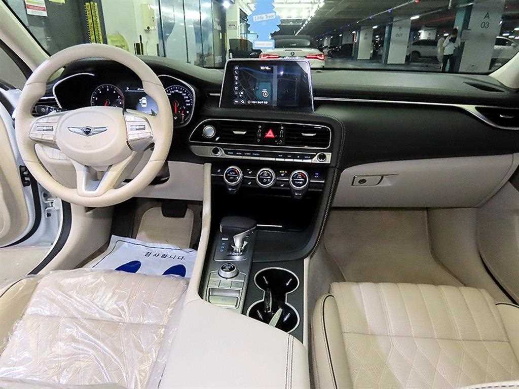 Genesis G70 - Vista 12