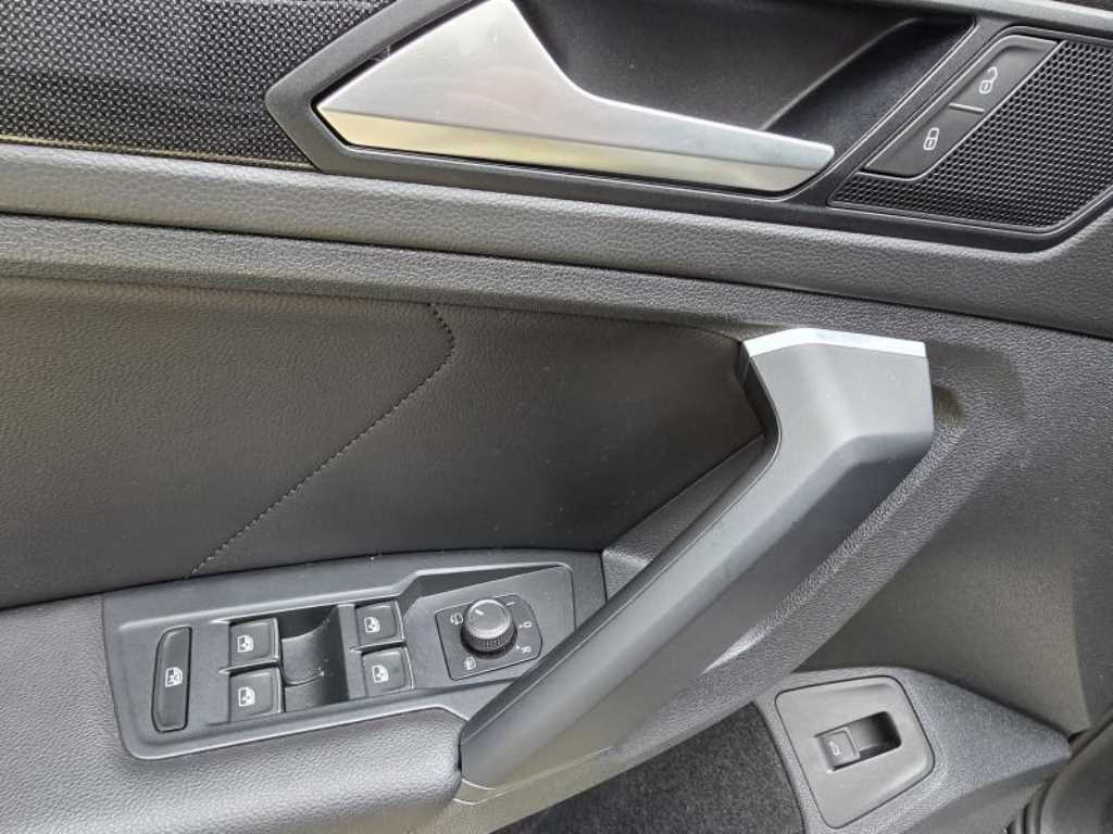 Volkswagen Tiguan 2021 Negro - Importación desde Corea - HF Imports Iquique - Foto 15