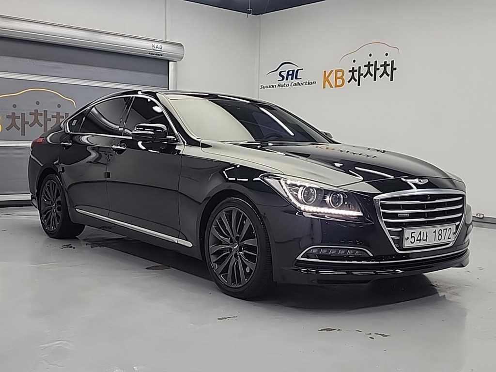 HYUNDAI Genesis - Vista 6