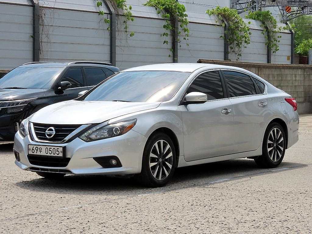Nissan Altima - Vista 2