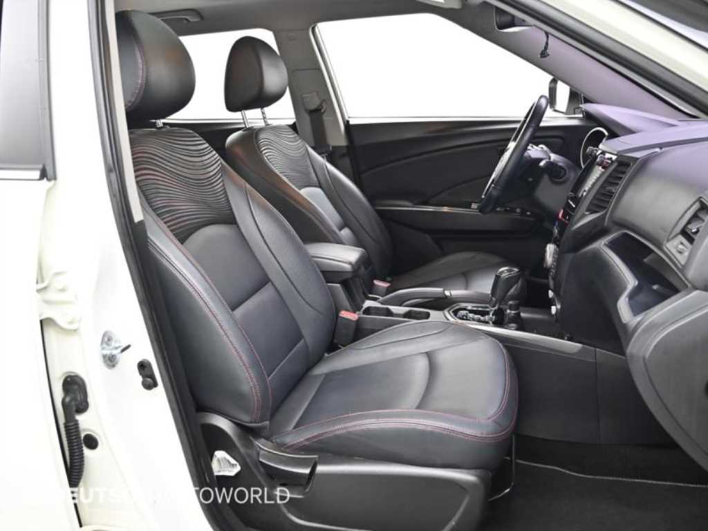 Ssangyong Tivoli - Vista 12
