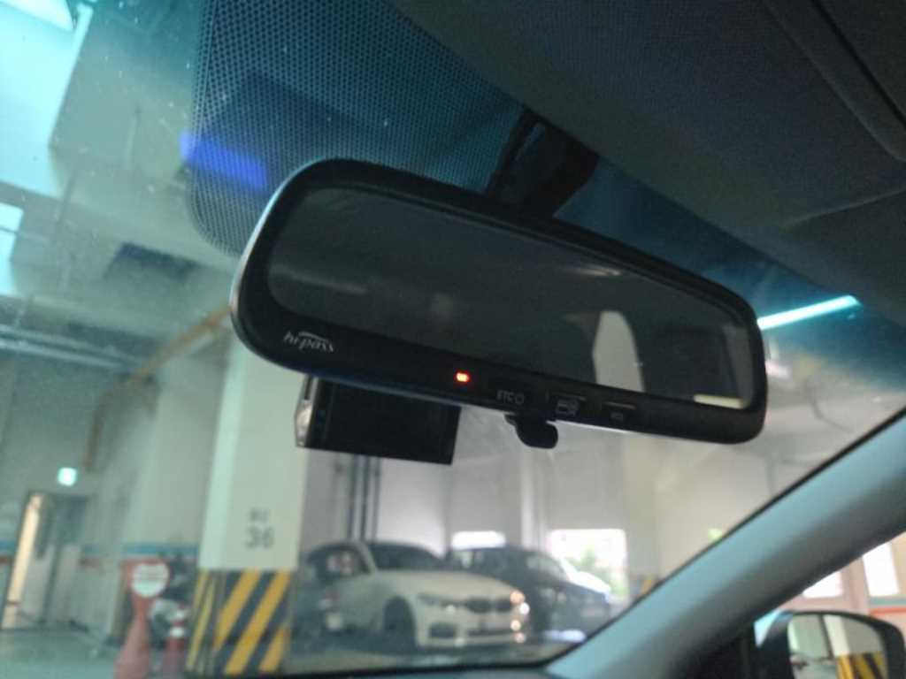 HYUNDAI Accent - Vista 9