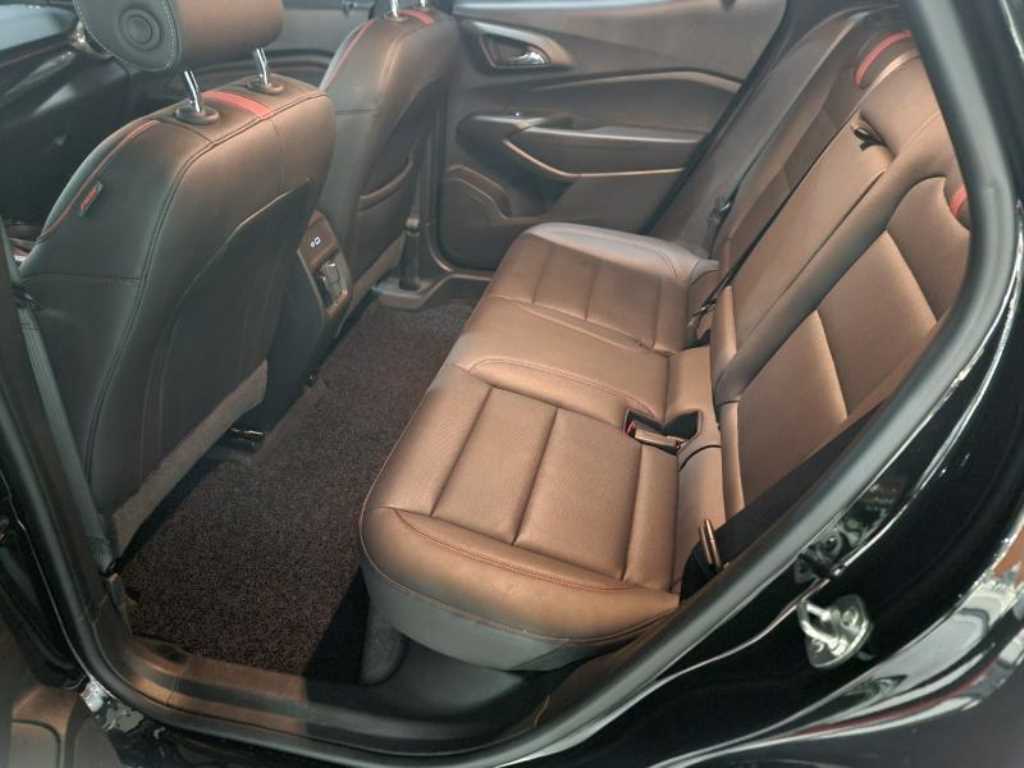 Chevrolet Trax - Vista 9