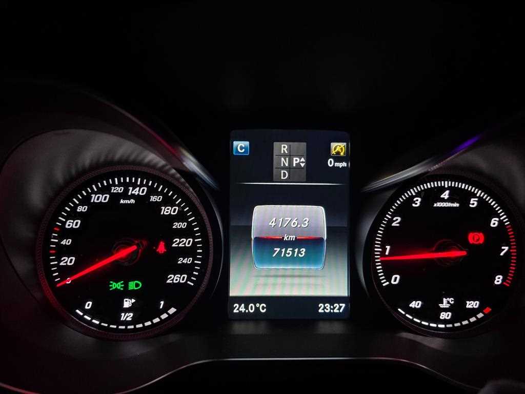 Mercedes Benz C Class - Vista 6