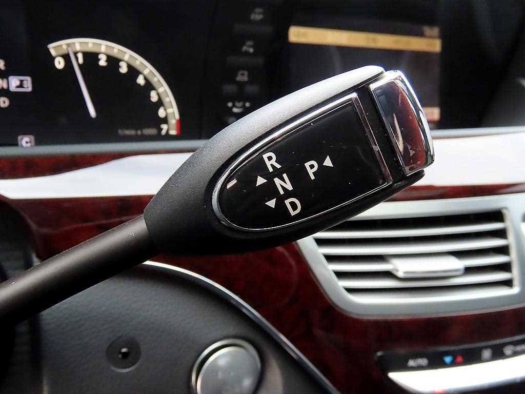 Mercedes Benz S Class - Vista 12