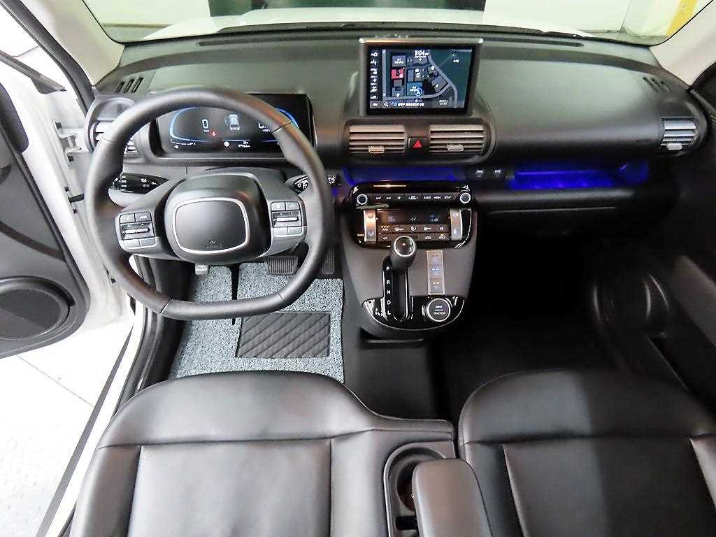 HYUNDAI Casper - Vista 9