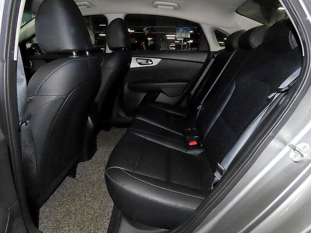 KIA K3 - Vista 9