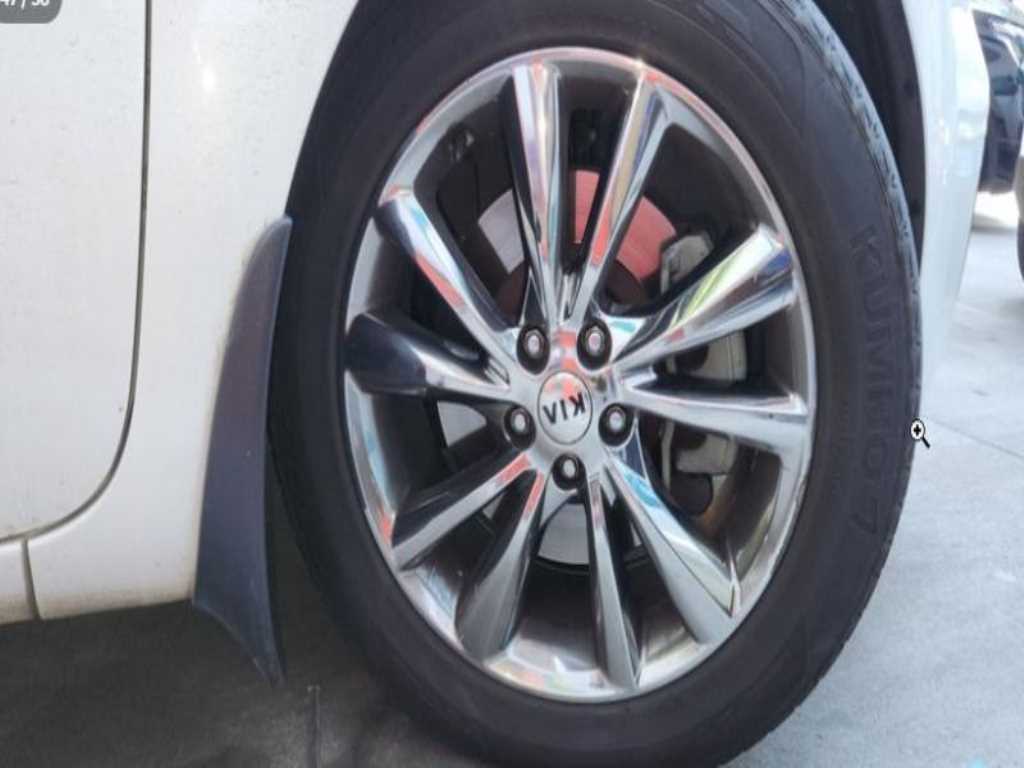 KIA Carnival - Vista 9