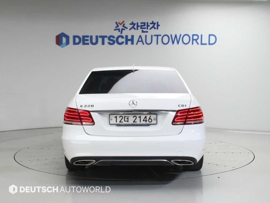 Mercedes Benz E class - Vista 6