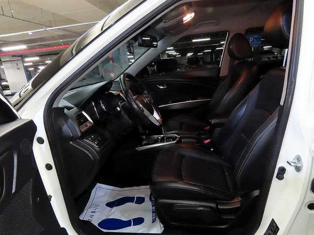Ssangyong Tivoli - Vista 8