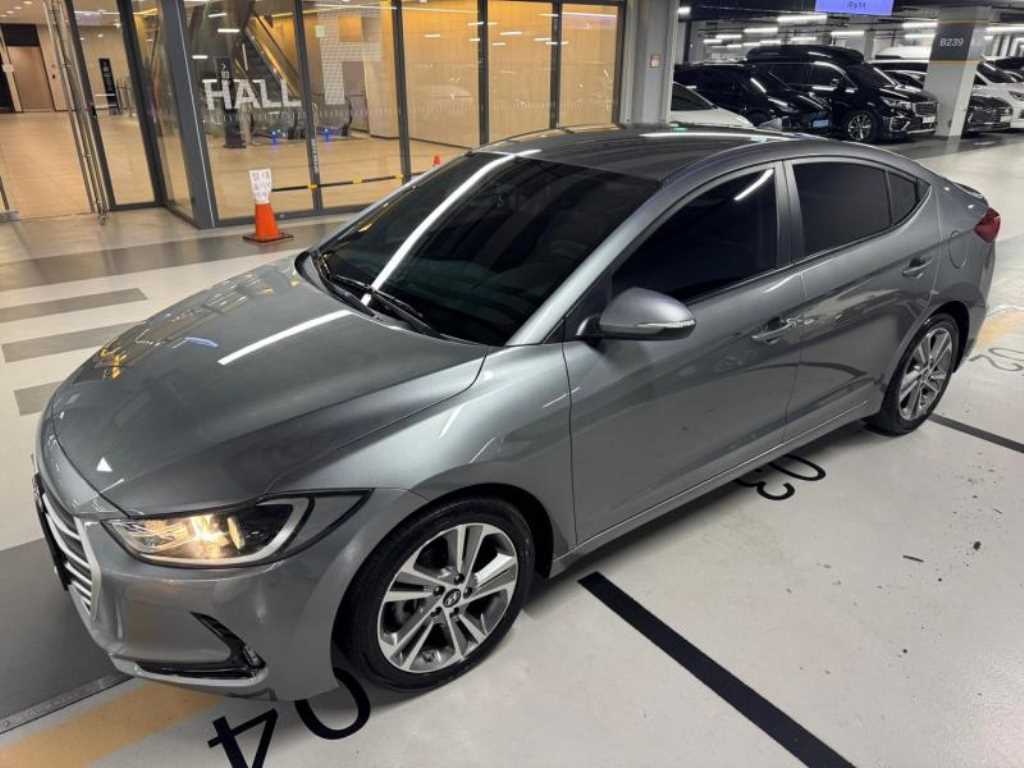 HYUNDAI Avante 2018 - Importación desde Corea - HF Imports Iquique - Foto 1