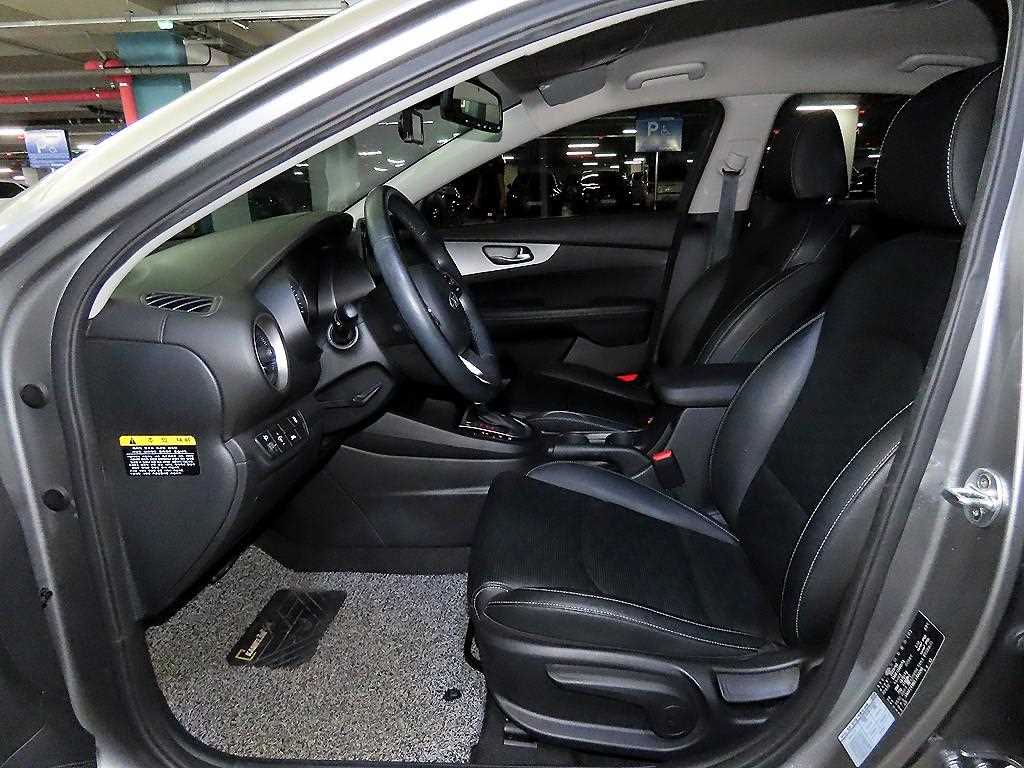 KIA K3 - Vista 8