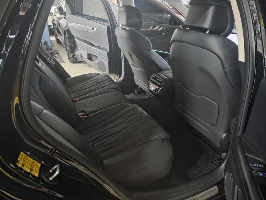 Genesis G80 - Vista 12
