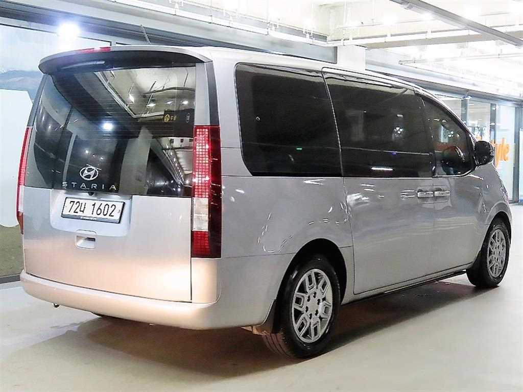 HYUNDAI Staria - Vista 6