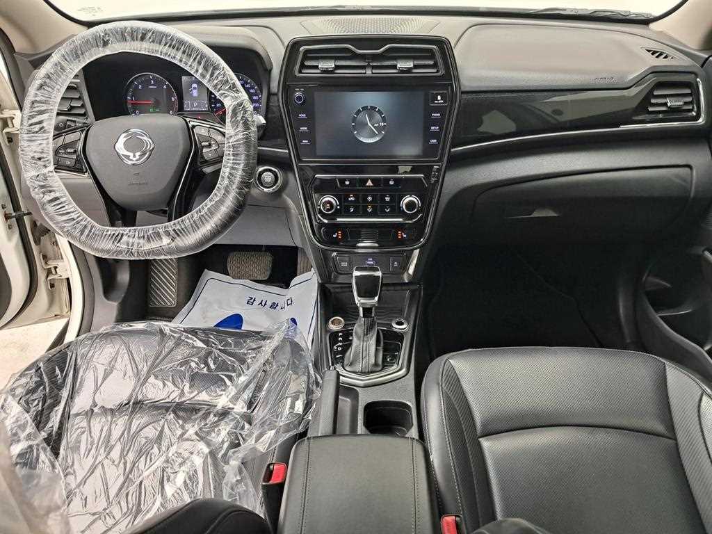Ssangyong Tivoli - Vista 8