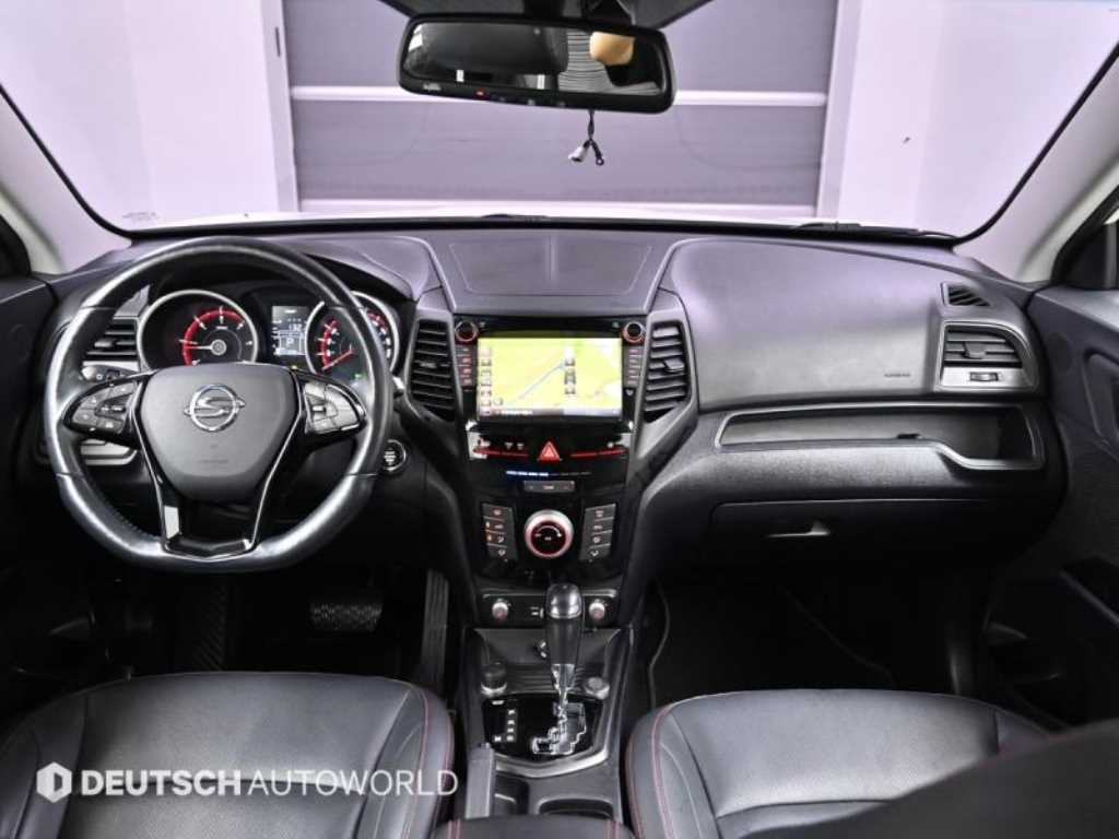 Ssangyong Tivoli - Vista 9