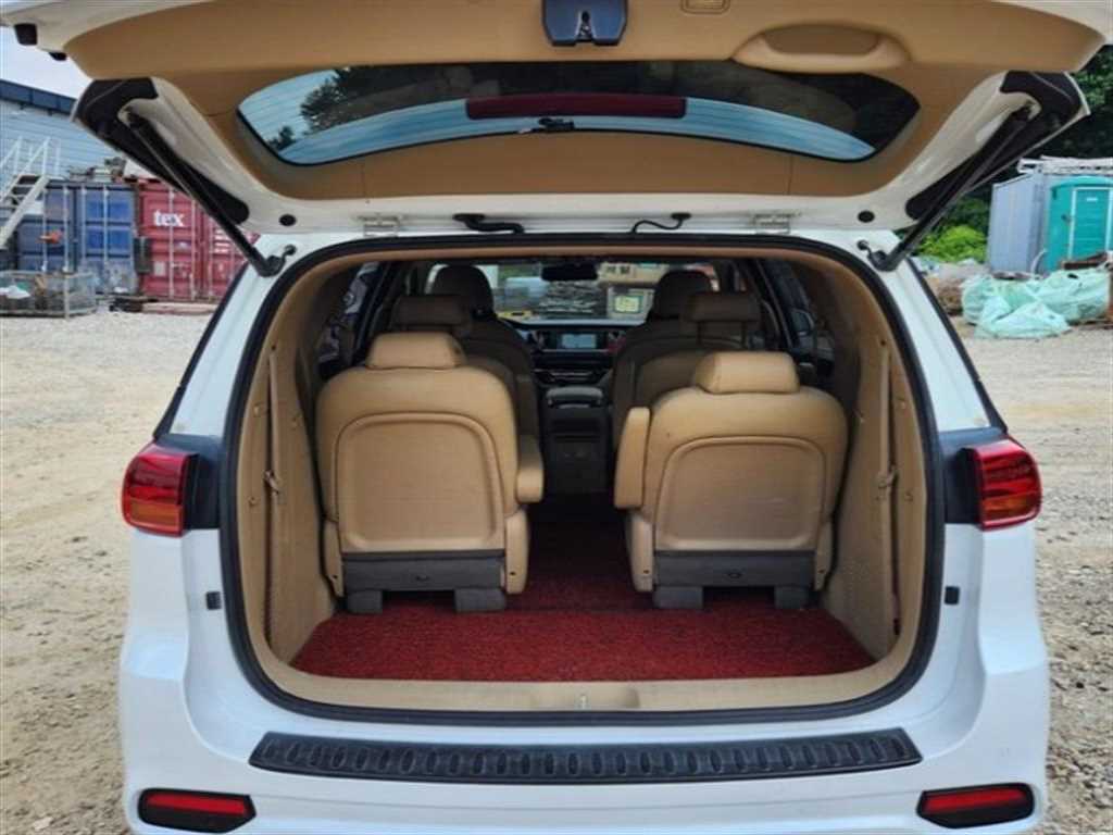 KIA Carnival - Vista 3