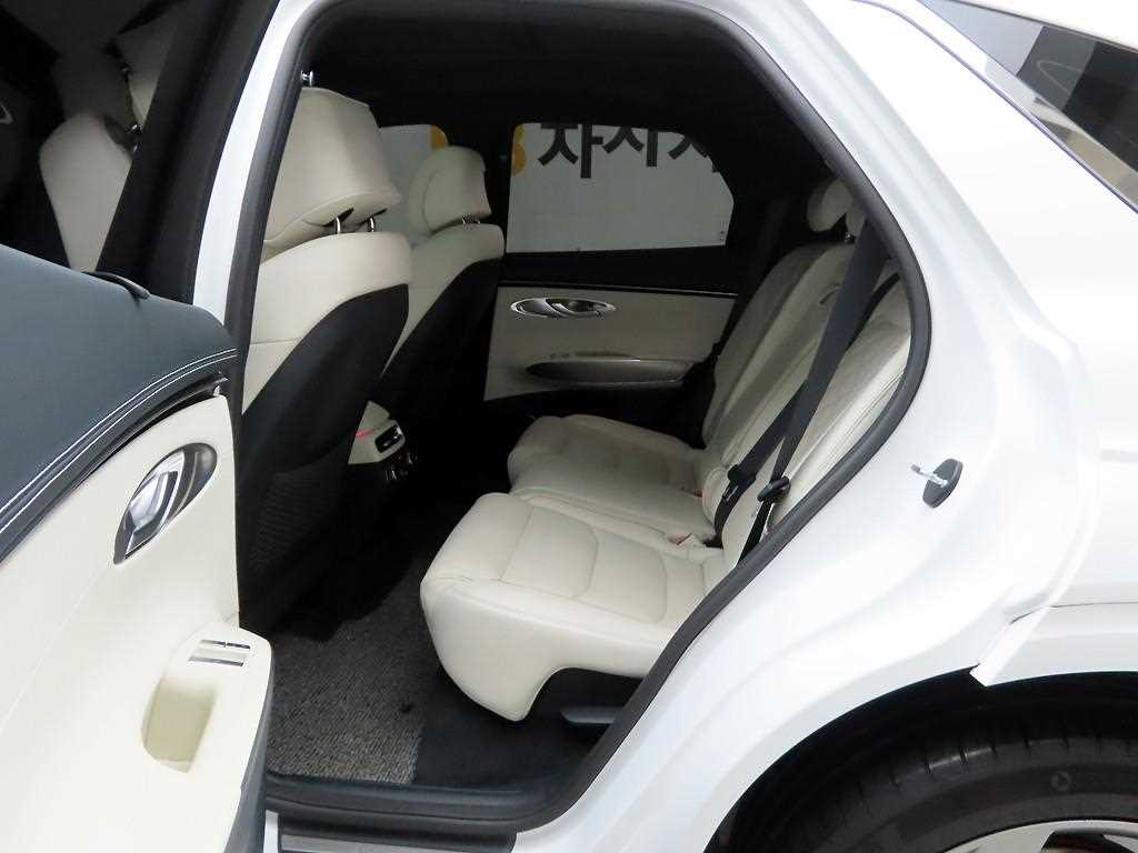 Genesis GV70 2024 Blanco - Importación desde Corea - HF Imports Iquique - Foto 15