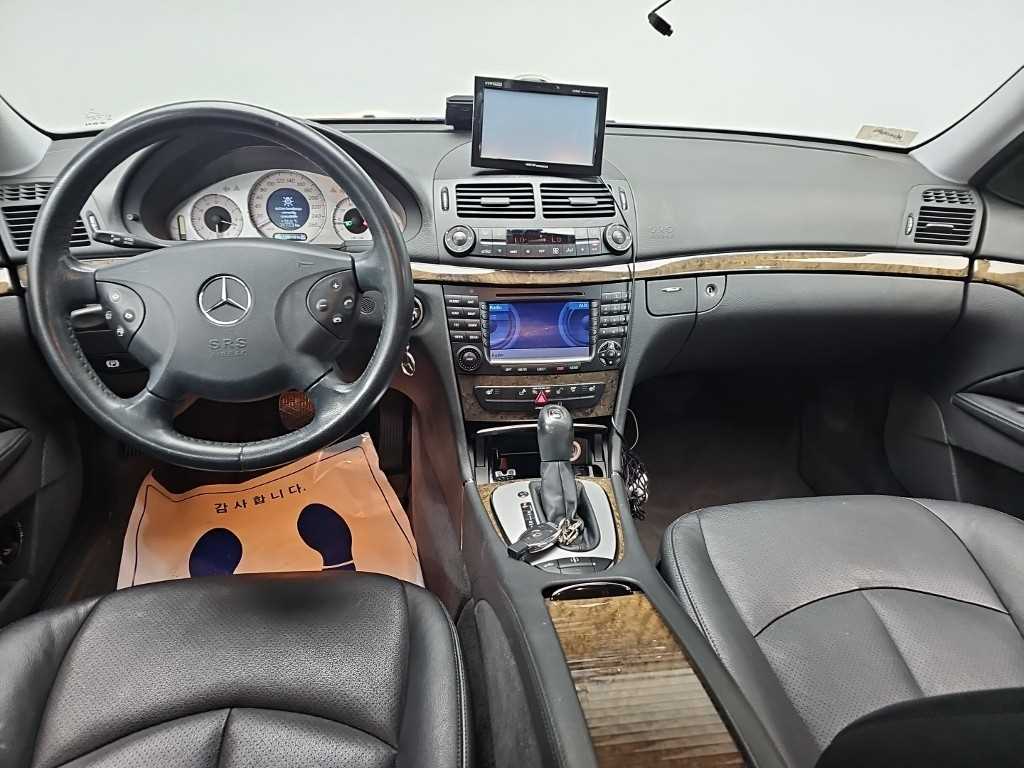 Mercedes Benz E class - Vista 9