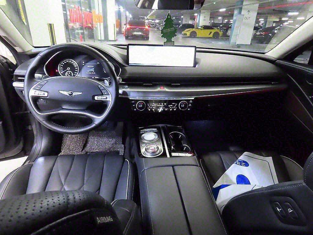 Genesis G80 - Vista 12