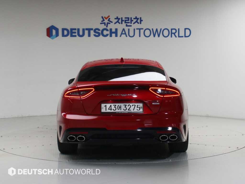 KIA Stinger - Vista 6