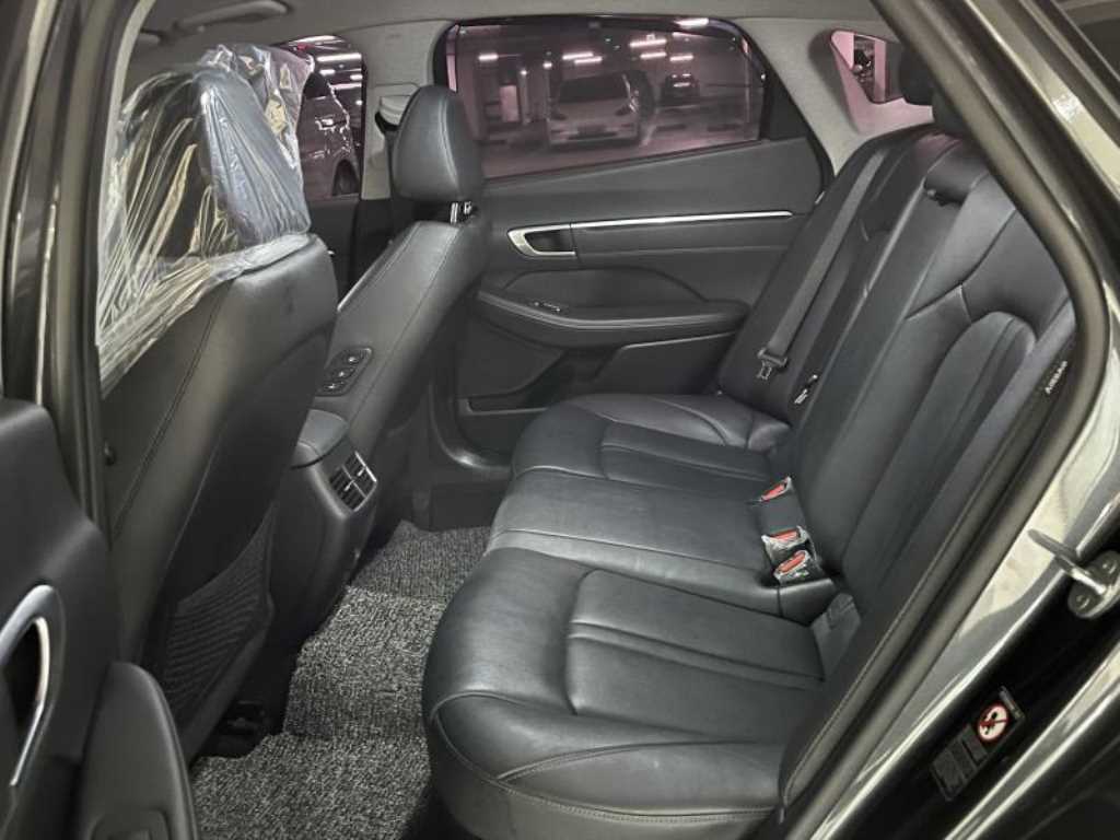 HYUNDAI Sonata - Vista 8
