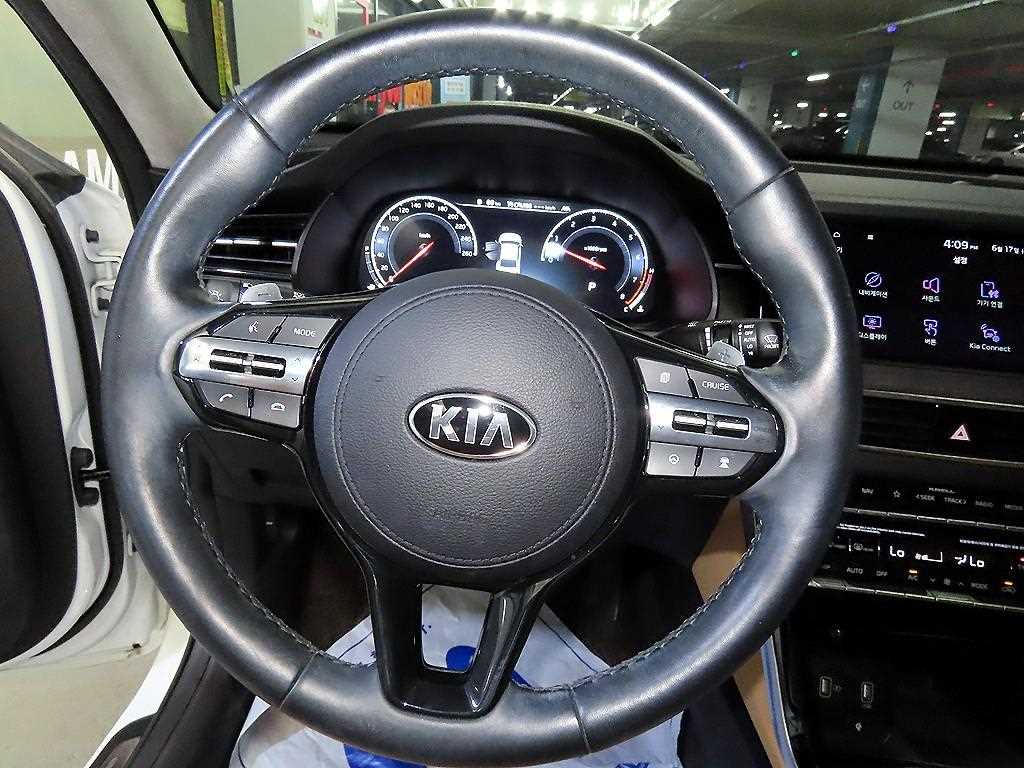 KIA K7 - Vista 10
