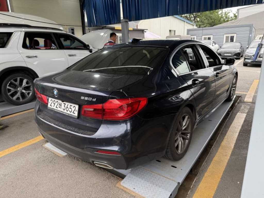 BMW 5 Series - Vista 6