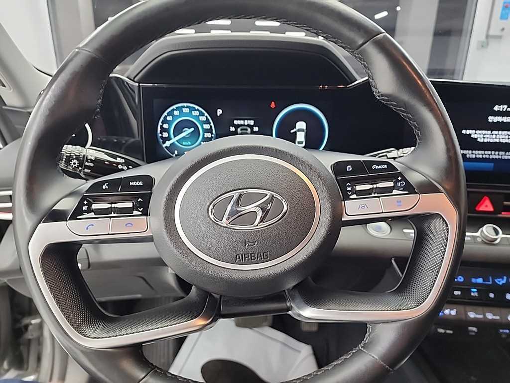 HYUNDAI Avante - Vista 11