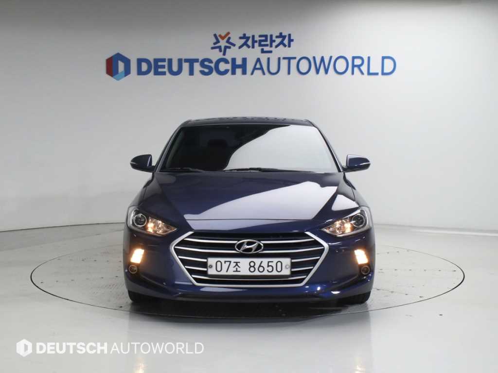 HYUNDAI Avante - Vista 3