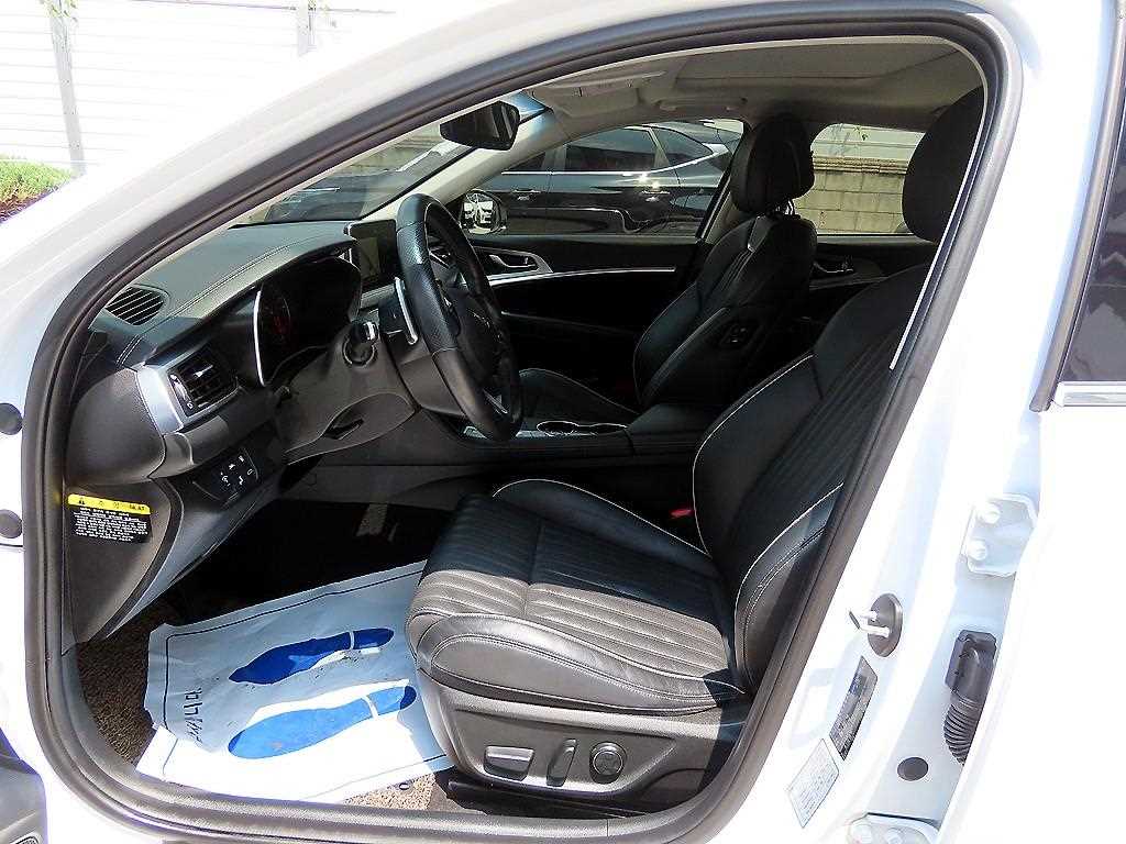 Genesis G70 - Vista 7