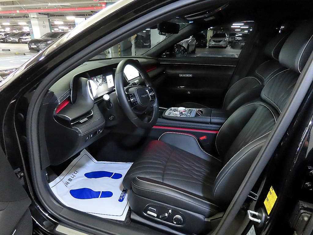 Genesis G90 - Vista 8