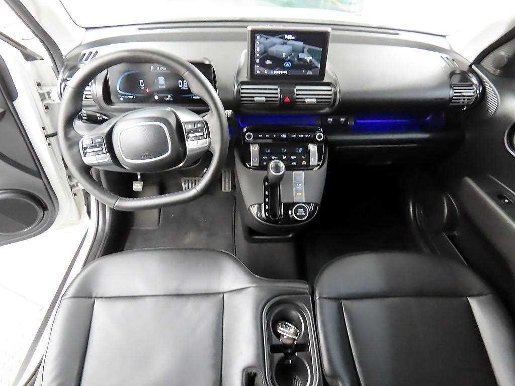 HYUNDAI Casper - Vista 10