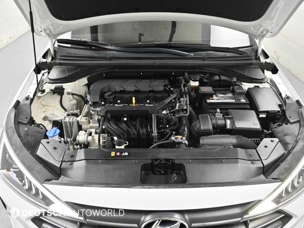 HYUNDAI Avante - Vista 8