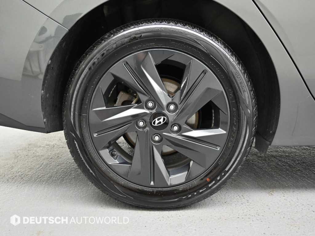 HYUNDAI Avante - Vista 7