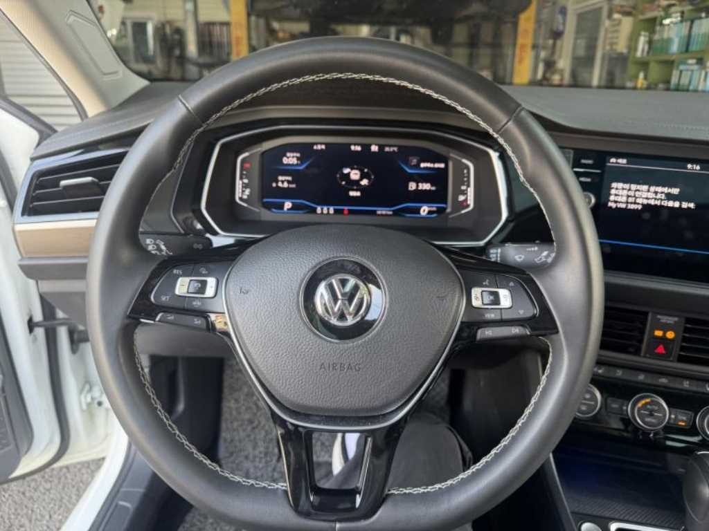 Volkswagen Jetta - Vista 12