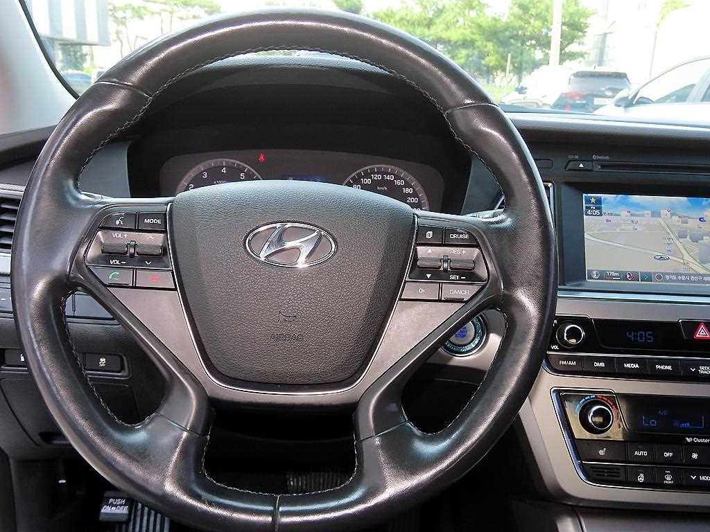HYUNDAI Sonata - Vista 10