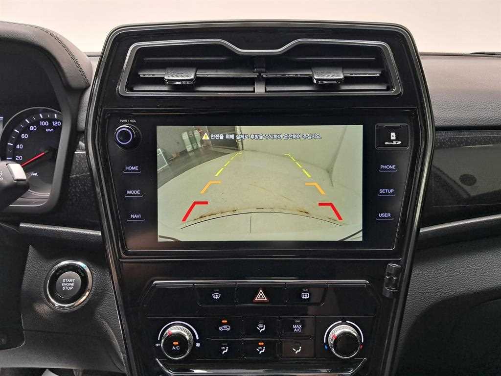 Ssangyong Tivoli - Vista 12