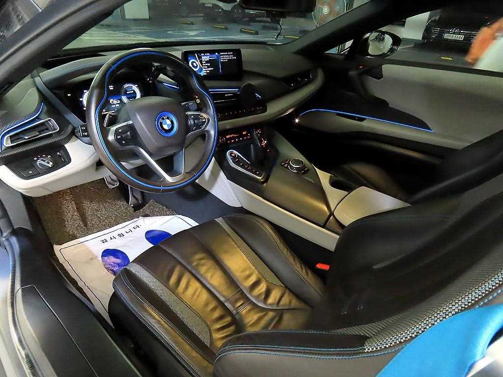 BMW i8 - Vista 11