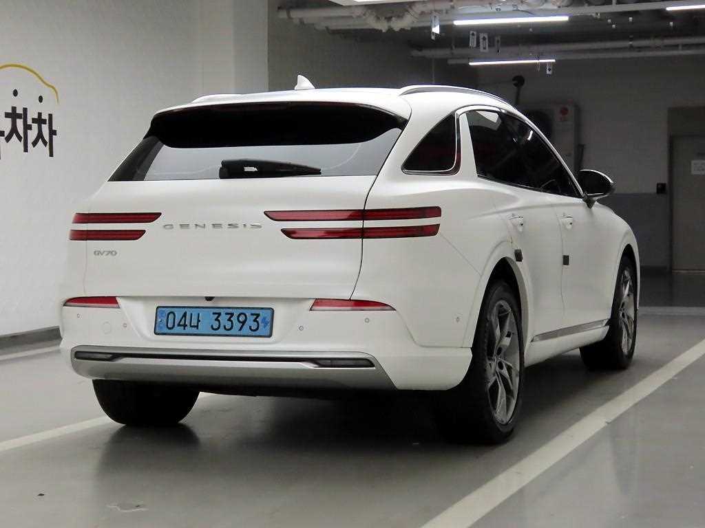 Genesis GV70 - Vista 6