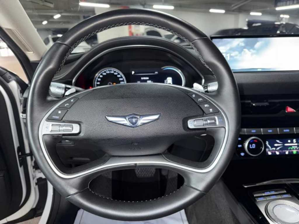 Genesis G80 - Vista 10