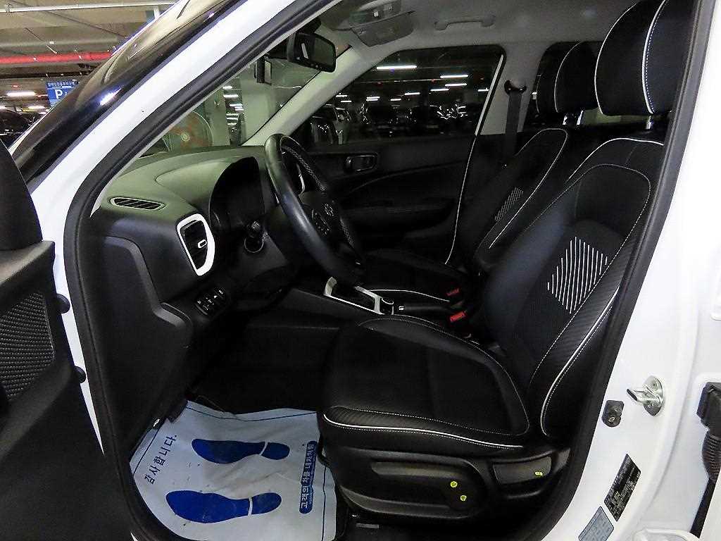 HYUNDAI Venue - Vista 8