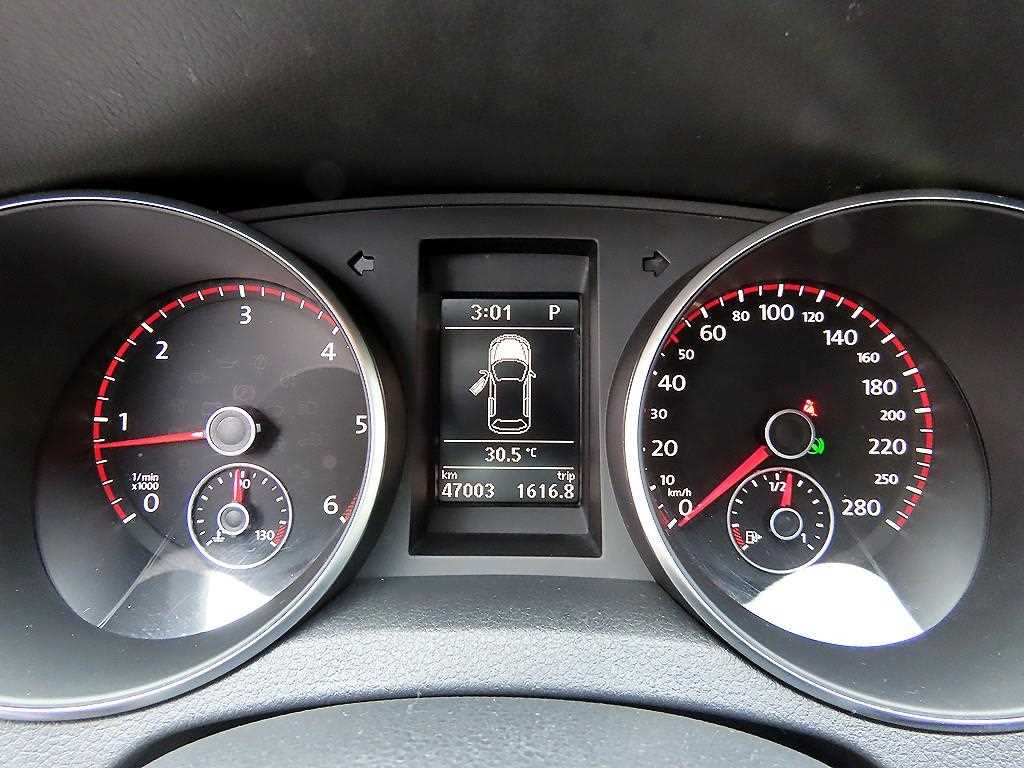 Volkswagen Golf - Vista 11