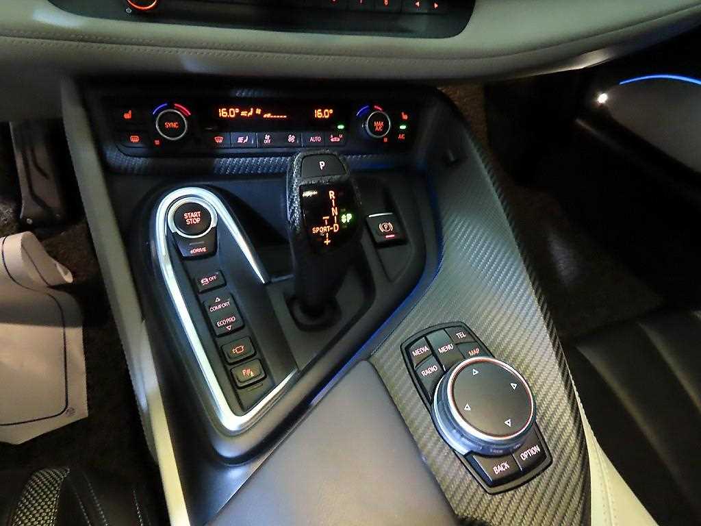 BMW i8 - Vista 12