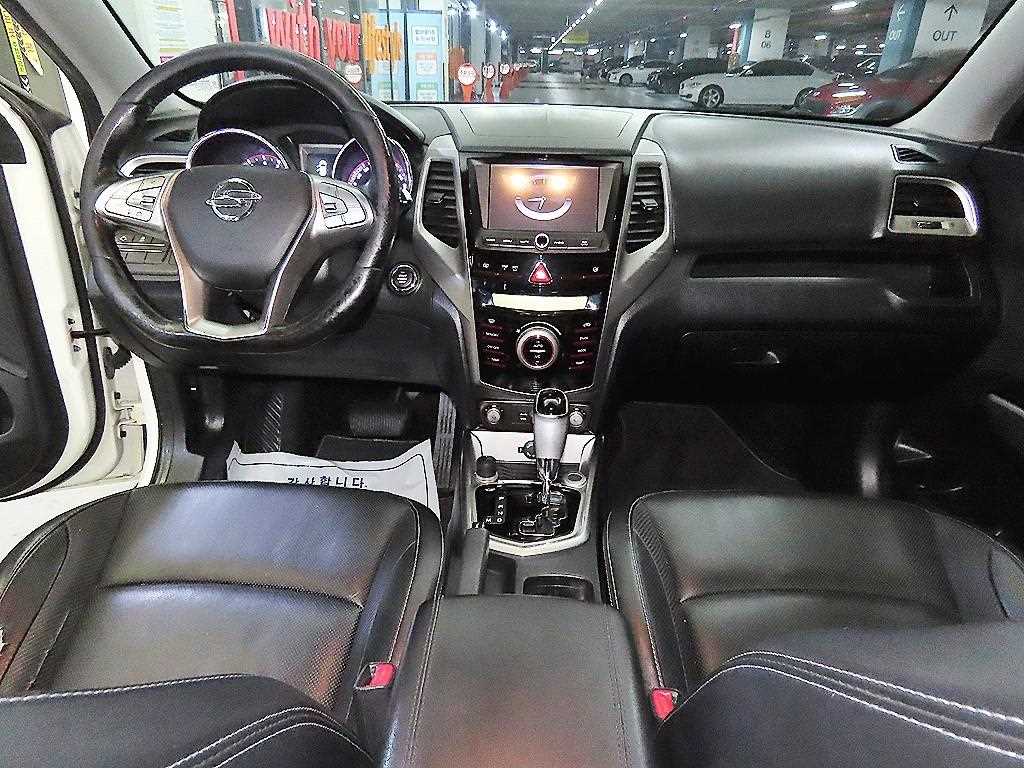 Ssangyong Tivoli - Vista 12