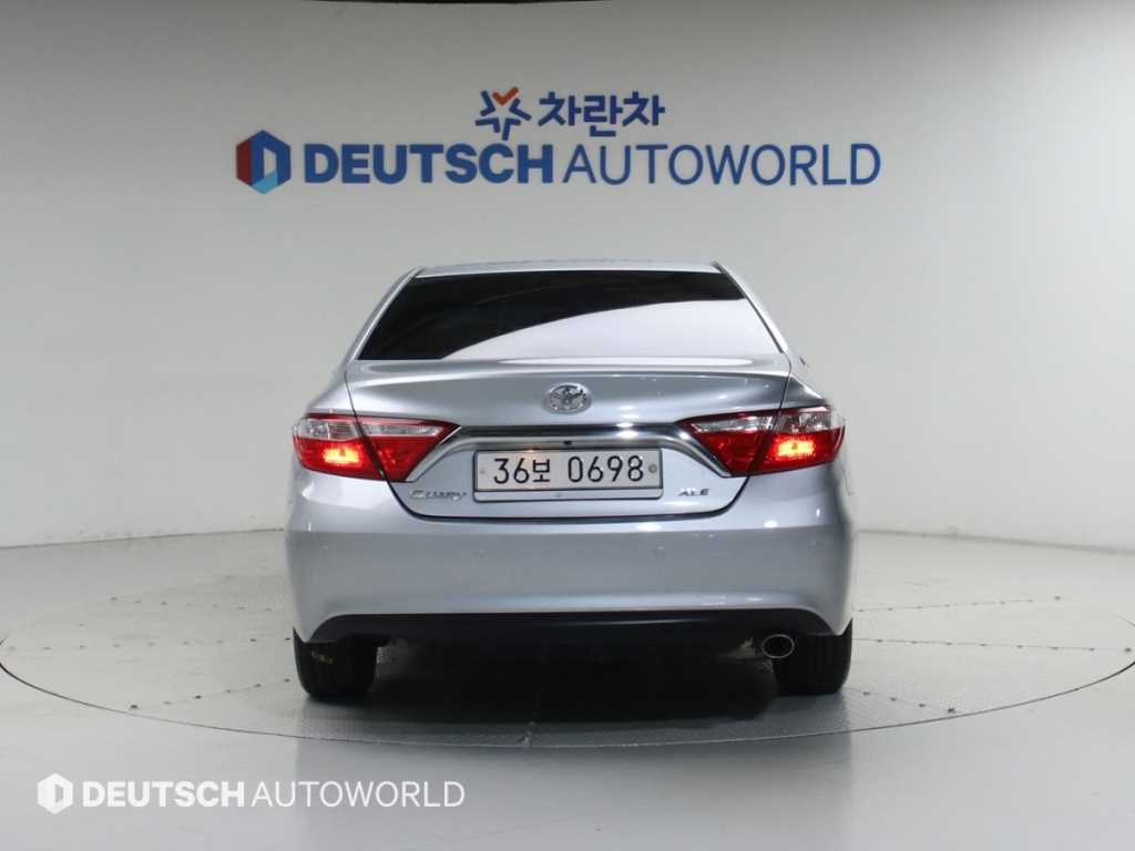 Toyota Camry - Vista 6