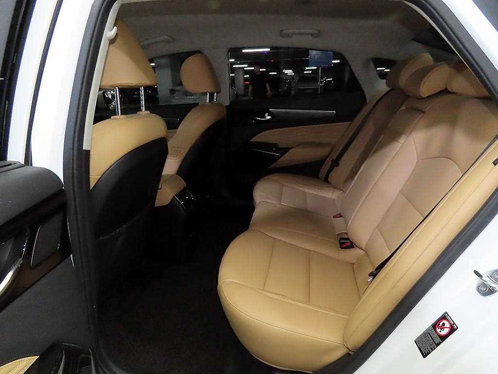 KIA K7 - Vista 9