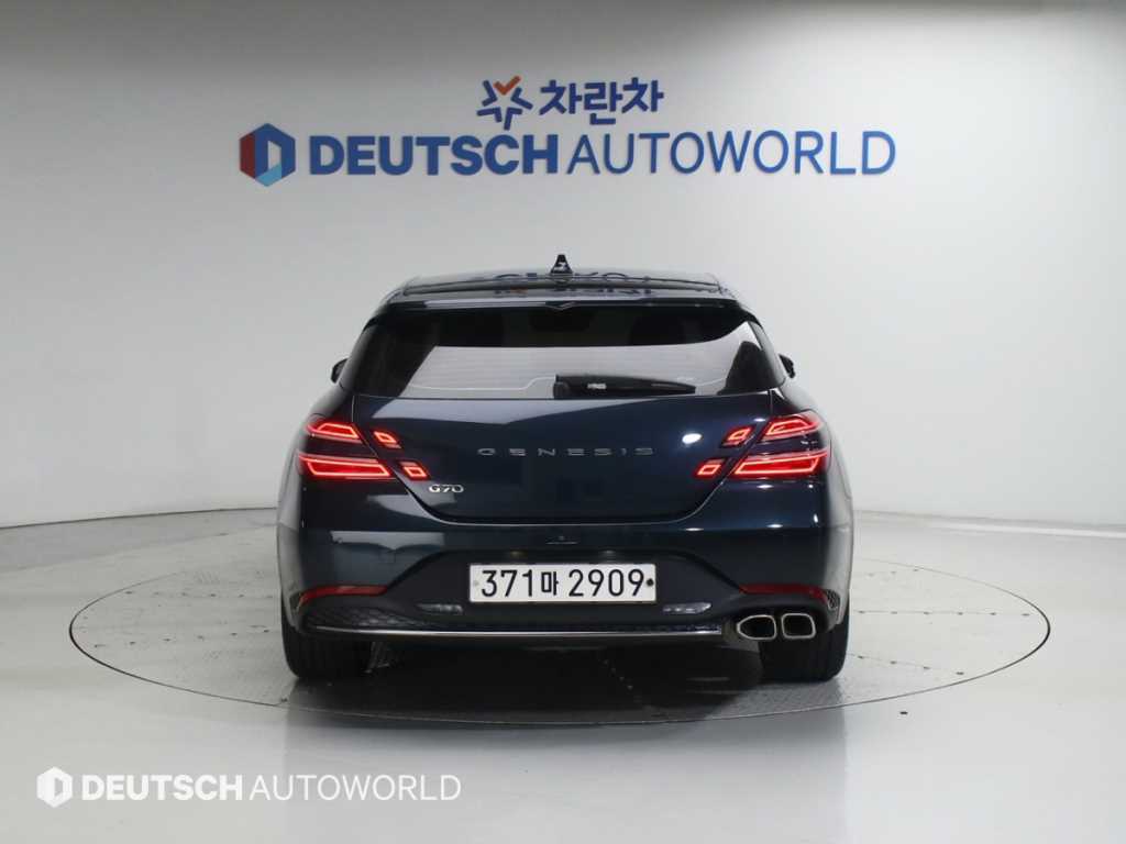 Genesis G70 - Vista 6