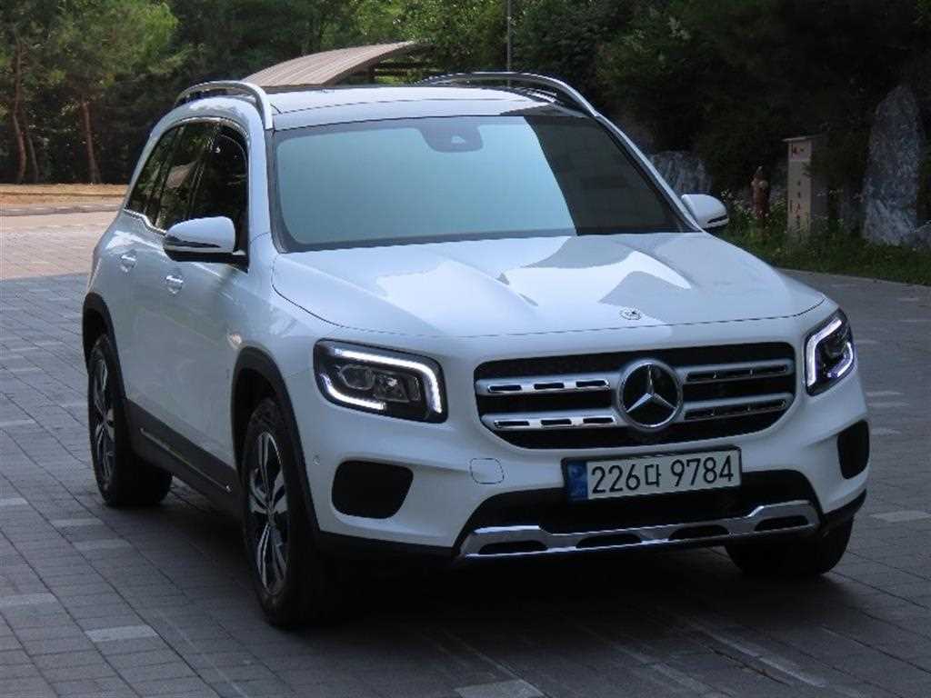 Mercedes Benz GLB Class - Vista 2